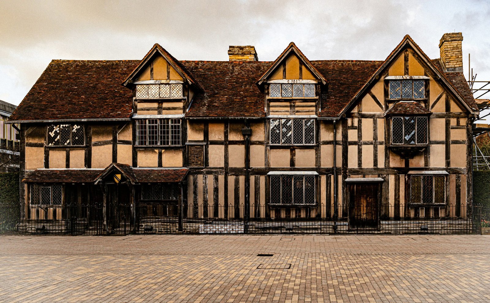 Shakespeare’s Birthplace: A Journey into the World of the Renowned Playwright