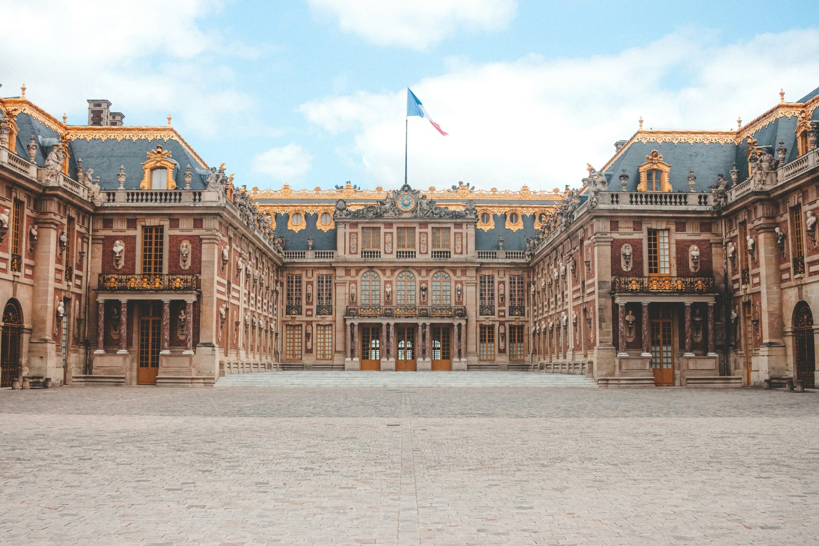 Versailles Palace: A Testament to French Opulence and Power