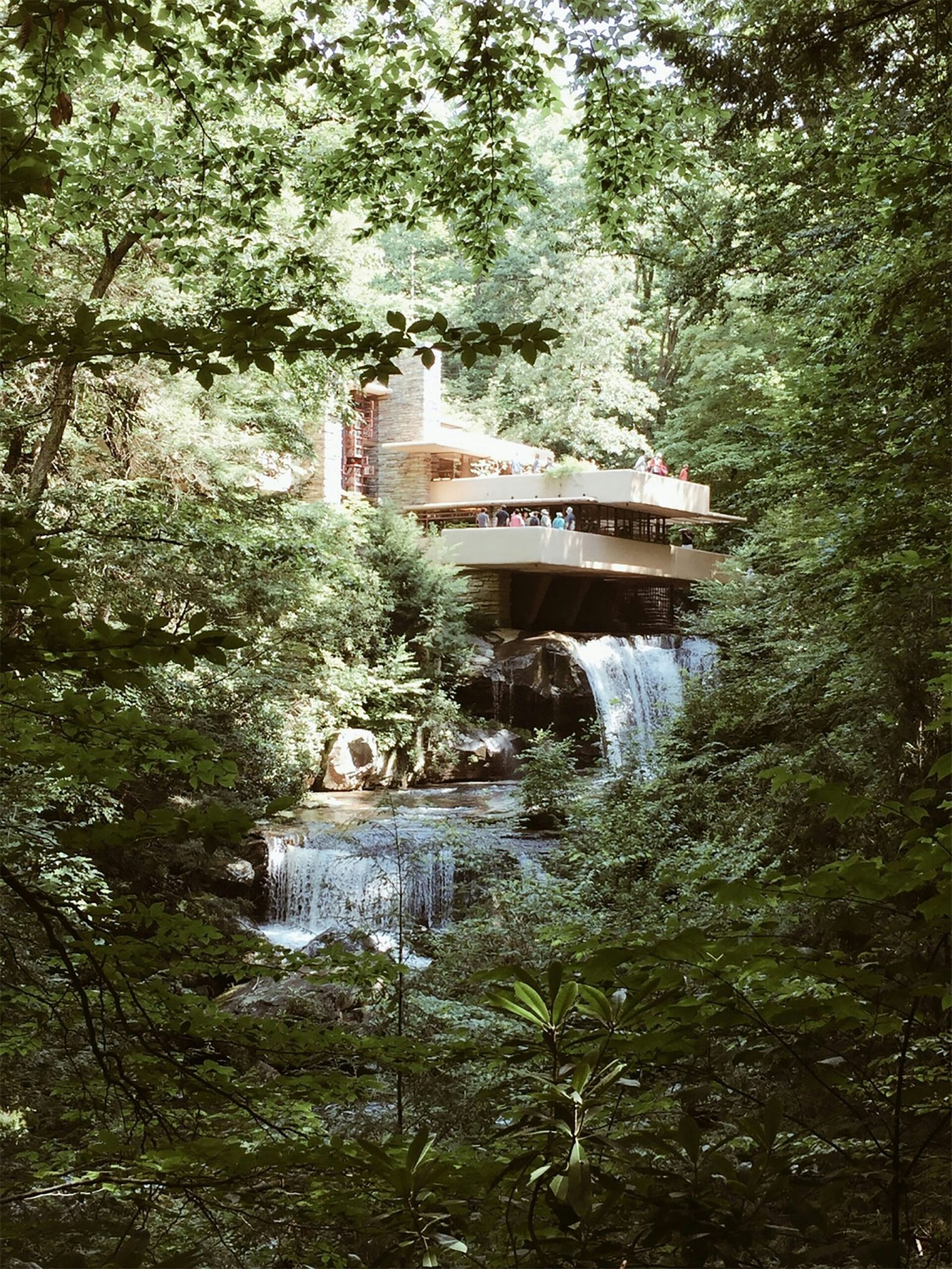 Fallingwater: Frank Lloyd Wright’s Architectural Masterpiece